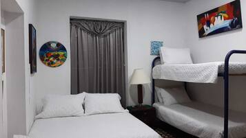 7 bedrooms, WiFi, bed sheets