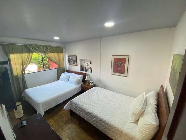 7 bedrooms, WiFi, bed sheets