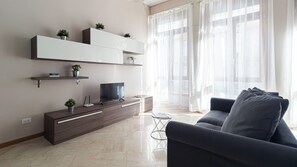 Economy Apartment | Living area | 55-inch TV with satellite channels - Italianway - Cannobio 8 (Milan)