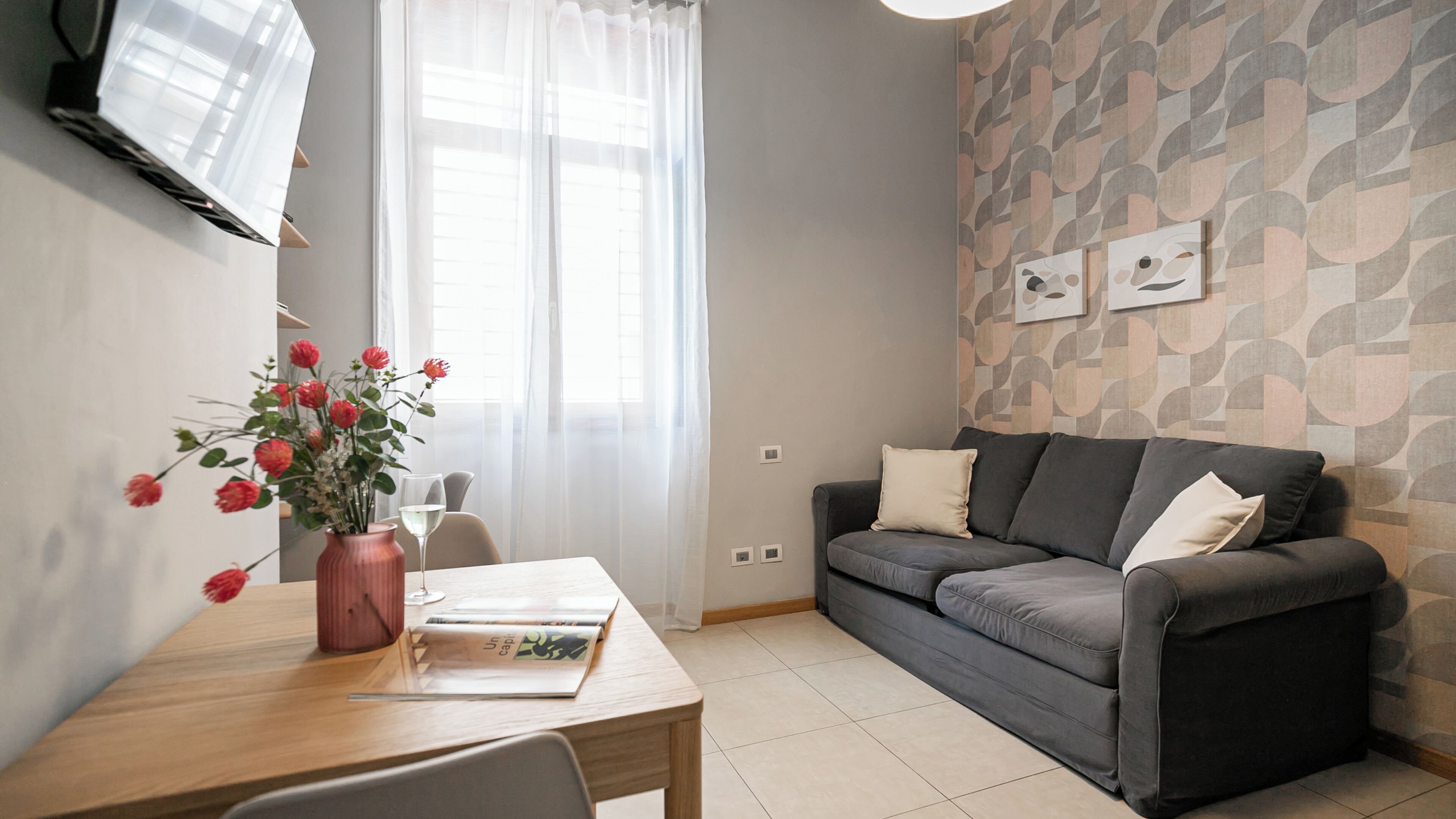 Apartamento (1 Bedroom) | Área de estar | TV 55 polegadas com canais via satélite