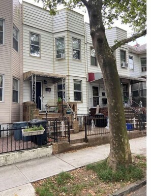 Exterior - Cozy, Modern Apartment with Amenities (Brooklyn)