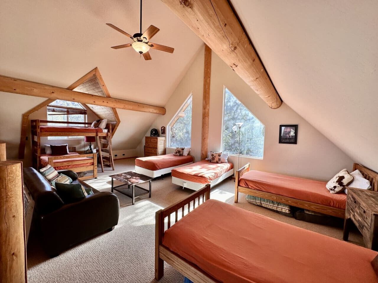 4 bedrooms, desk, travel crib, free WiFi