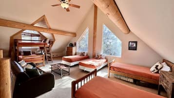 4 bedrooms, desk, travel crib, free WiFi