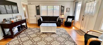 The Virginia Blue: Walk To Downtown Prescott