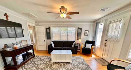 The Virginia Blue: Walk To Downtown Prescott