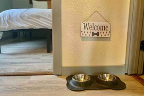 1 bedroom, iron/ironing board, WiFi, bed sheets - The Modern Blue - Walk to Downtown Prescott! (Prescott)