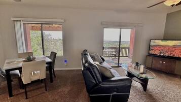 Smart TV, DVD player