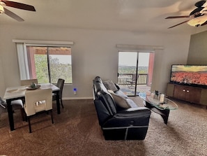 Smart-TV og DVD-spiller