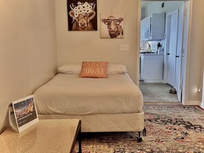 1 bedroom, desk, iron/ironing board, WiFi - Comfy Mountain Side Stay - Incredible Views (Prescott)