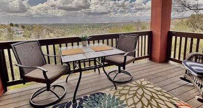 Comfy Mountain Side Stay - Incredible Views