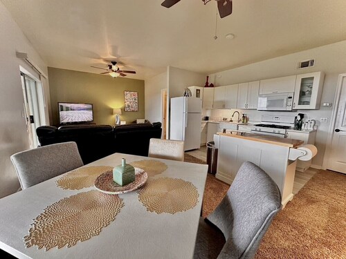 Comfy Mountain Side Stay - Incredible Views