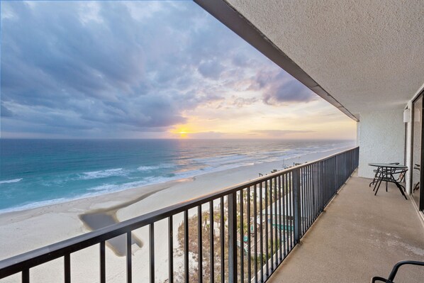 Property grounds - "Salty Living" - Luxury Beachside 2BR/2BA Condo (Panama City Beach)