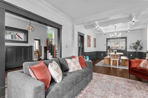 Smart TV, fireplace, books, offices