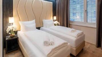 Soundproofing, cots/infant beds