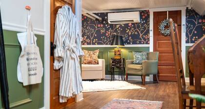 Queen City Hideaway - walk downtown, newly reno, classic, and cozy with views!