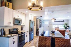 Fridge, microwave, oven, stovetop - 677 Beach Break ·Beautiful 3/3 Home w/ Heated Pool (Naples)