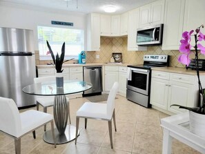 Fridge, microwave, oven, stovetop - 563 Park Place | Bougain"Villa" | Mins to Beaches (Naples)
