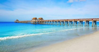 839 GulfShore Villa w/ Private Studio Near Mercato