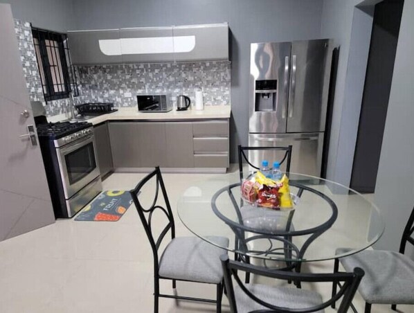 Fridge, stovetop