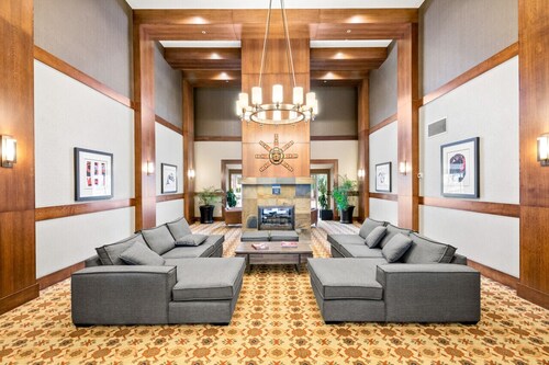 Upper Village Ski Out Top Floor 2BDR Special Rates Pool closure