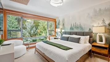 4 bedrooms, iron/ironing board, travel crib, free WiFi