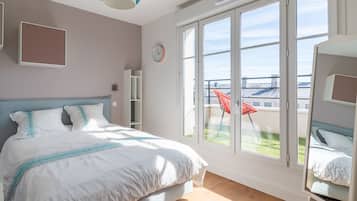 3 bedrooms, iron/ironing board, travel crib, WiFi