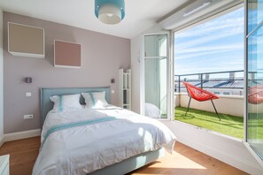 3 chambres, fer et planche à repasser, lit de bébé portatif, Wi-Fi