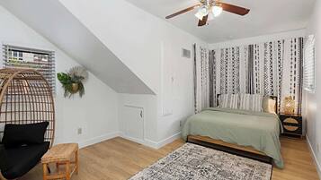 1 soverom, strykejern/-brett, reiseseng for barn og wi-fi