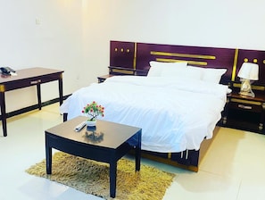1 habitación y ropa de cama 