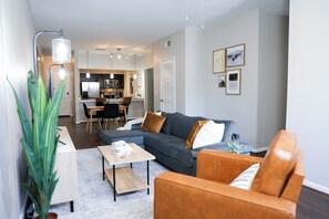 Living area - Stylish Urban Getaway in City Centre (Houston)