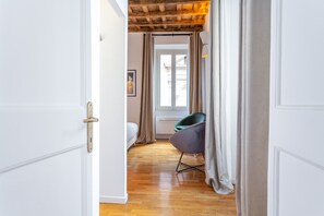 Interior - Eclectica Living 2 BDR Apartment (Roma)