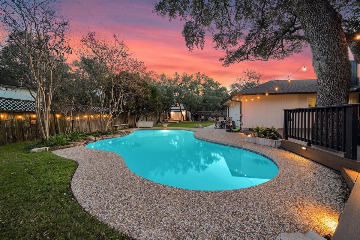 Photo 2 of The Hideaway Vaca-South Austin: A Swim & Grill Oasis with Game Barn & back deck