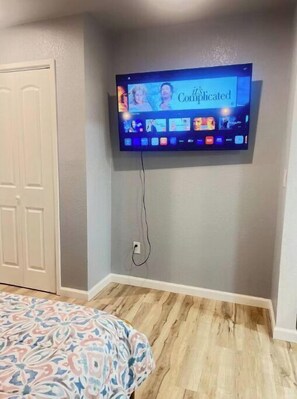 1 Schlafzimmer, Schreibtisch, Bügeleisen/Bügelbrett, WLAN