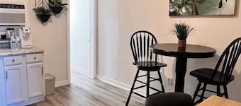 Apartment Studio -Park in Front