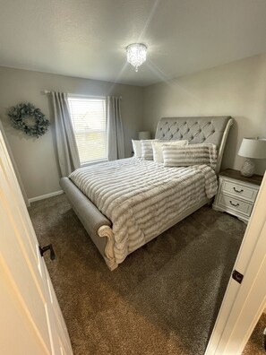 4 Schlafzimmer, Bügeleisen/Bügelbrett, Reisekinderbett, WLAN