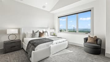 5 bedrooms, iron/ironing board, bed sheets
