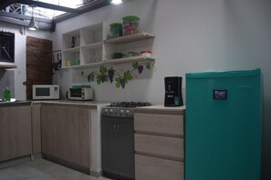 Fridge, microwave, blender, coffee grinder - Filandia Hotel (Filandia)