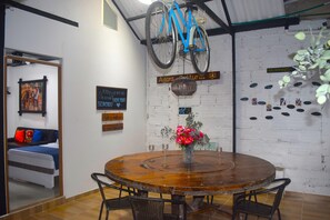 32-inch LED TV with cable channels - Filandia Hotel (Filandia)