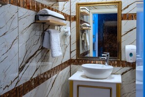 Panoramic Room | Bathroom - Black Lotus İzmir (Izmir)