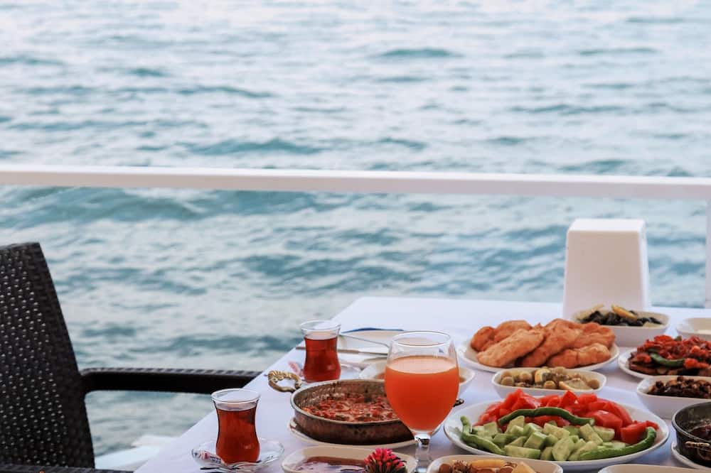 Black Lotus İzmir