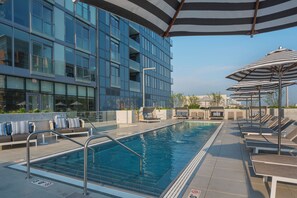 Pool - Level Old Town - Spacious Studio Suite (Chicago)