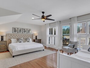 Room - Crown of Crawford Square (Savannah)