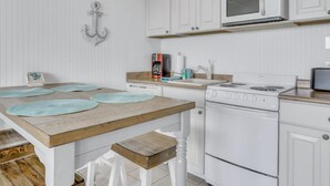 Condo, 1 Queen Bed (Dolphin Watch) | Private kitchen - Dolphin Watch (Tybee Island)