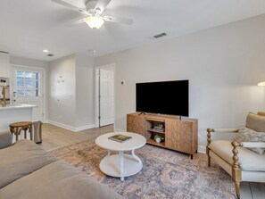 Apartamento, 1 cama King (Crown of Crawford Square Carriage) | Área de estar