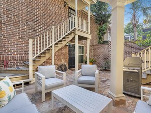 Apartment, 1 King Bed (Crown of Crawford Square Carriage) | Property grounds - Crown of Crawford Square Carriage (Savannah)