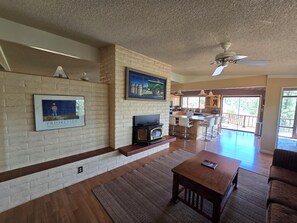 Smart TV - Cathedral Rock Breathtaking Views Pet Friendly 2BR 2BA 
SUMMER SPECIAL 199/Night (Sedona)