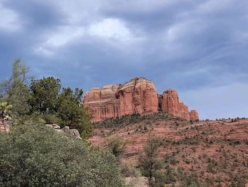 CATHEDRAL ROCK VIEW & TRAILS