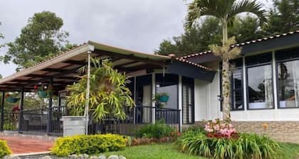 Cheerful 6 Bedroom Villa with pool in the Andes