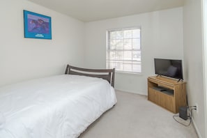 3 quartos, escrivaninha, Wi-Fi, roupa de cama
