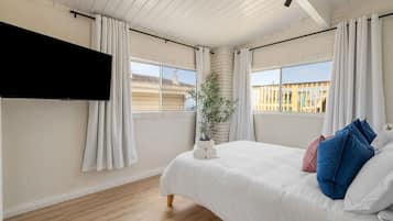 2 bedrooms, iron/ironing board, travel cot, free WiFi